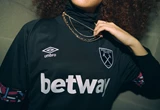 west-ham-united-22-23-away-jersey-detail-sleeve