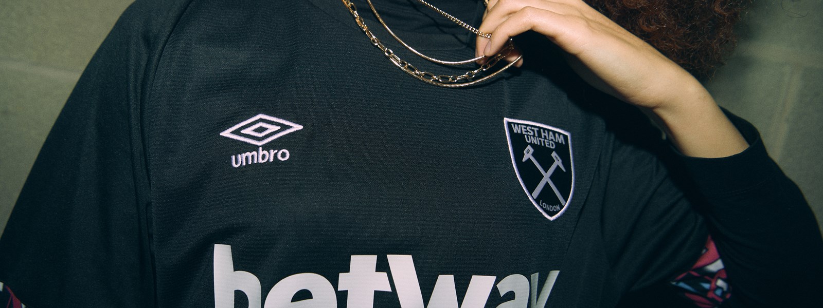 west-ham-united-22-23-away-jersey-detail-sleeve
