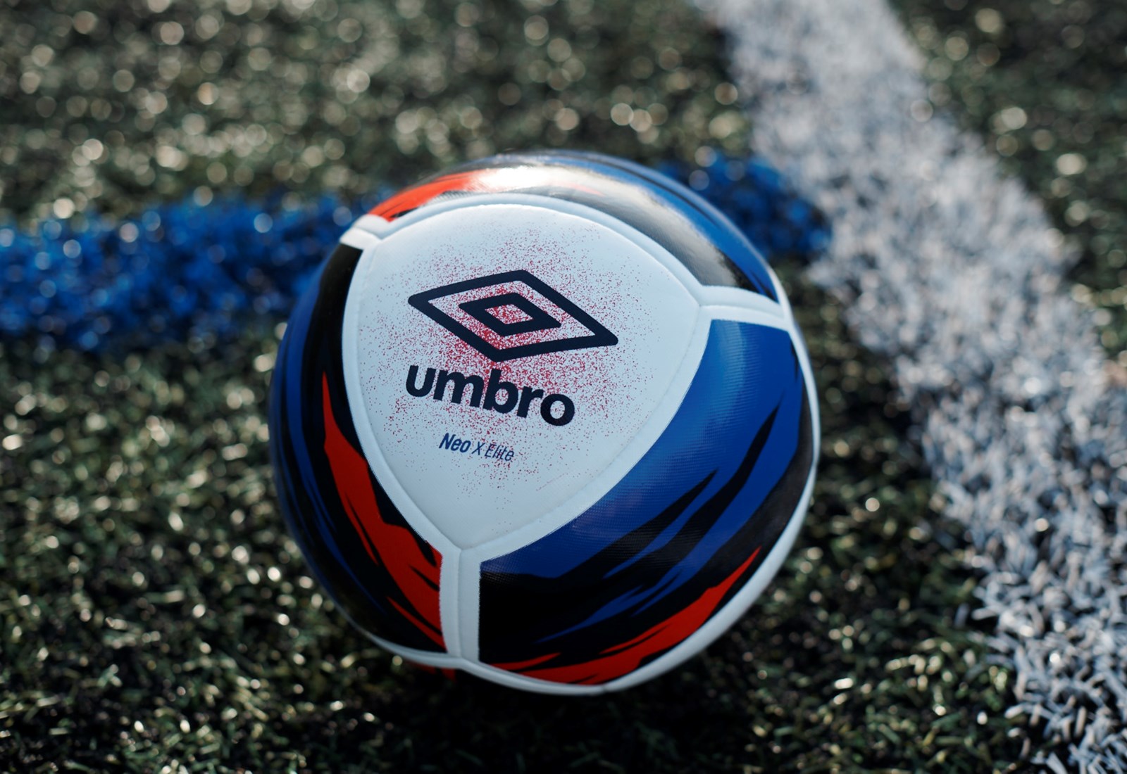 umbro-neo-x-elite-ball-shot-1