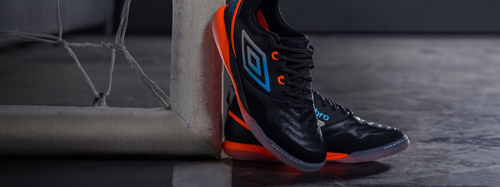 umbro-brazil-pro-style-futsal-shoe-close-up