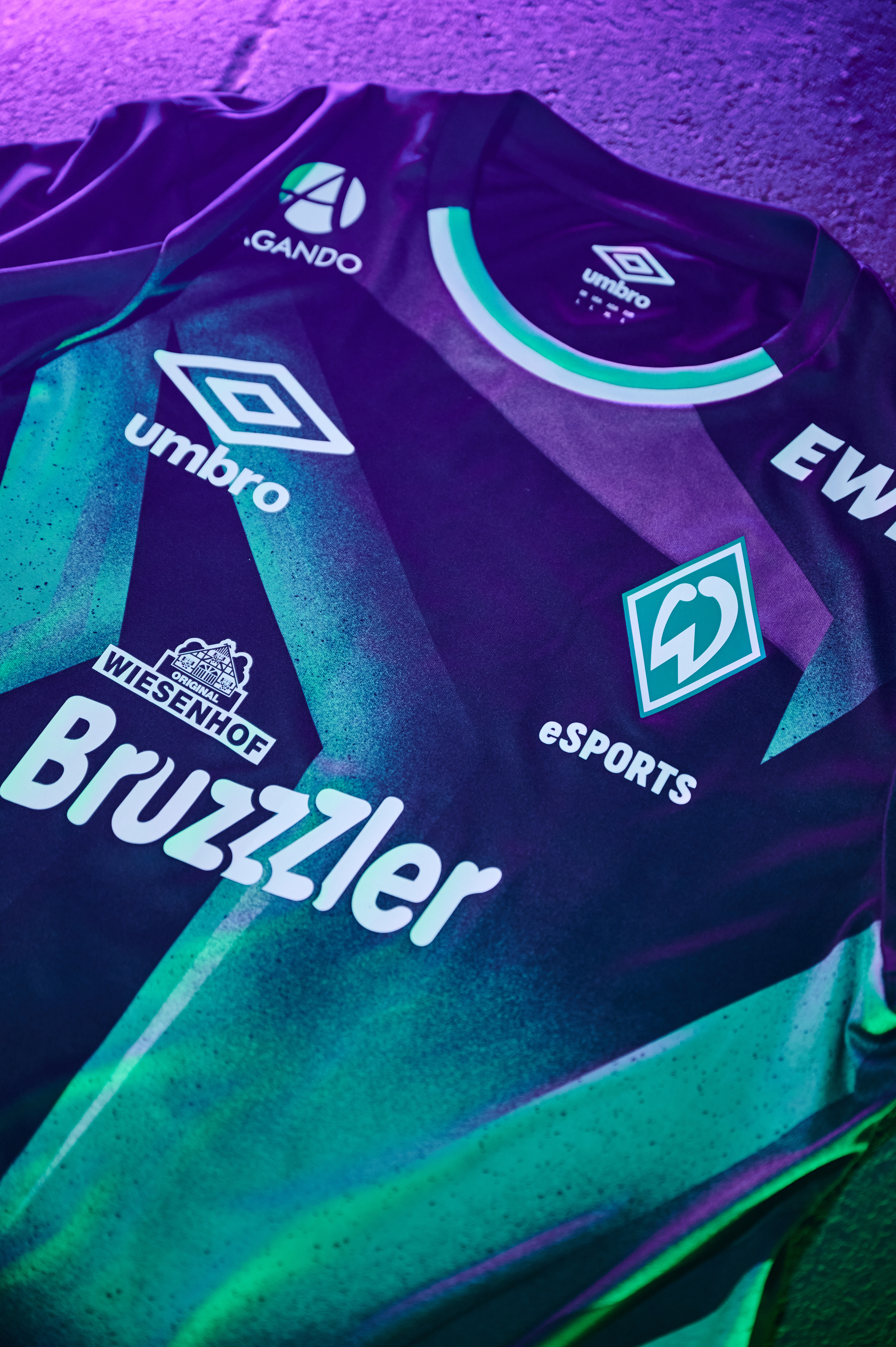 werder-bremen-esport-jersey-front-close-up