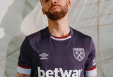 west-ham-united-21-22-third-kit-ryan-fredericks-shot