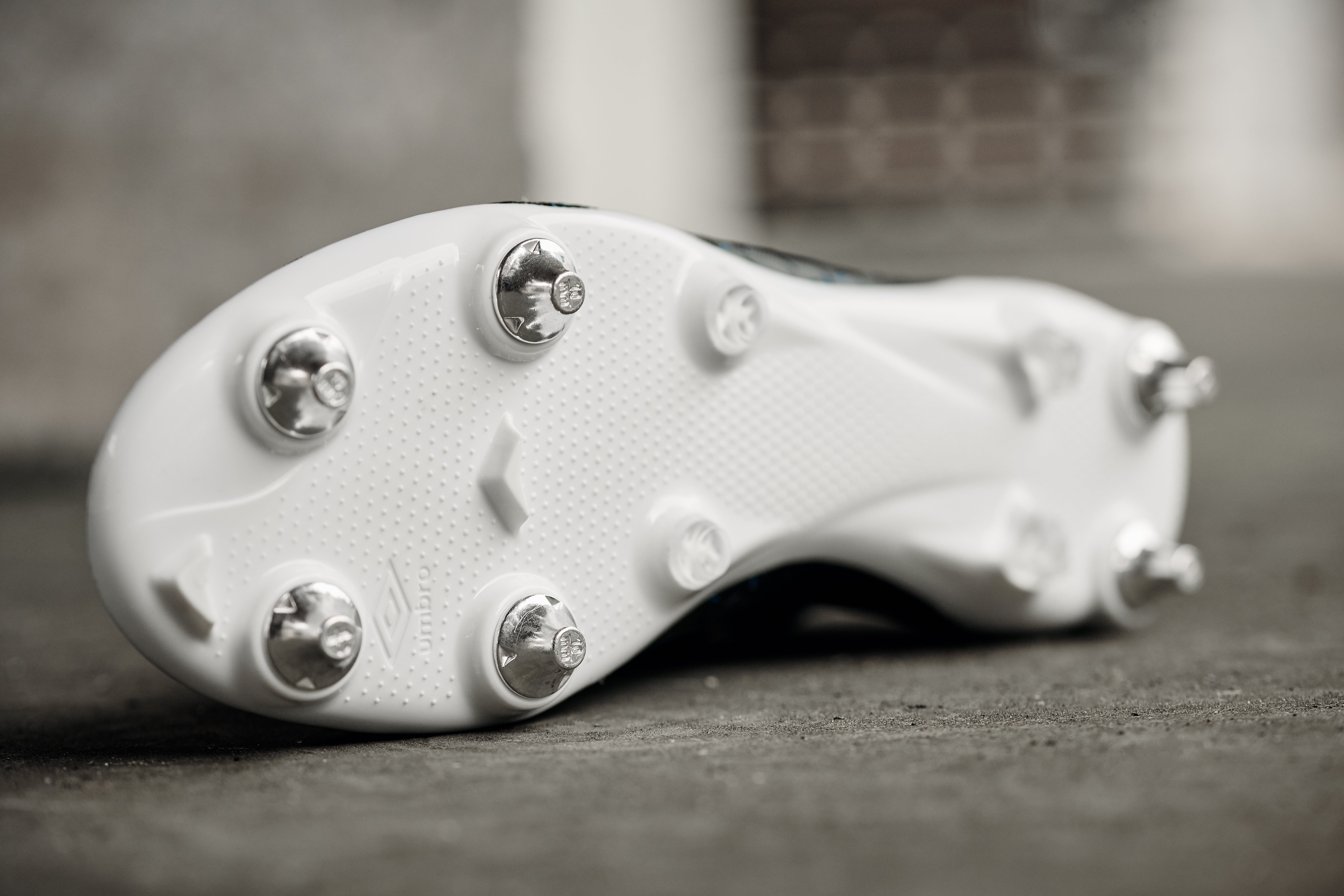 umbro-velocita-5-black-blue-3