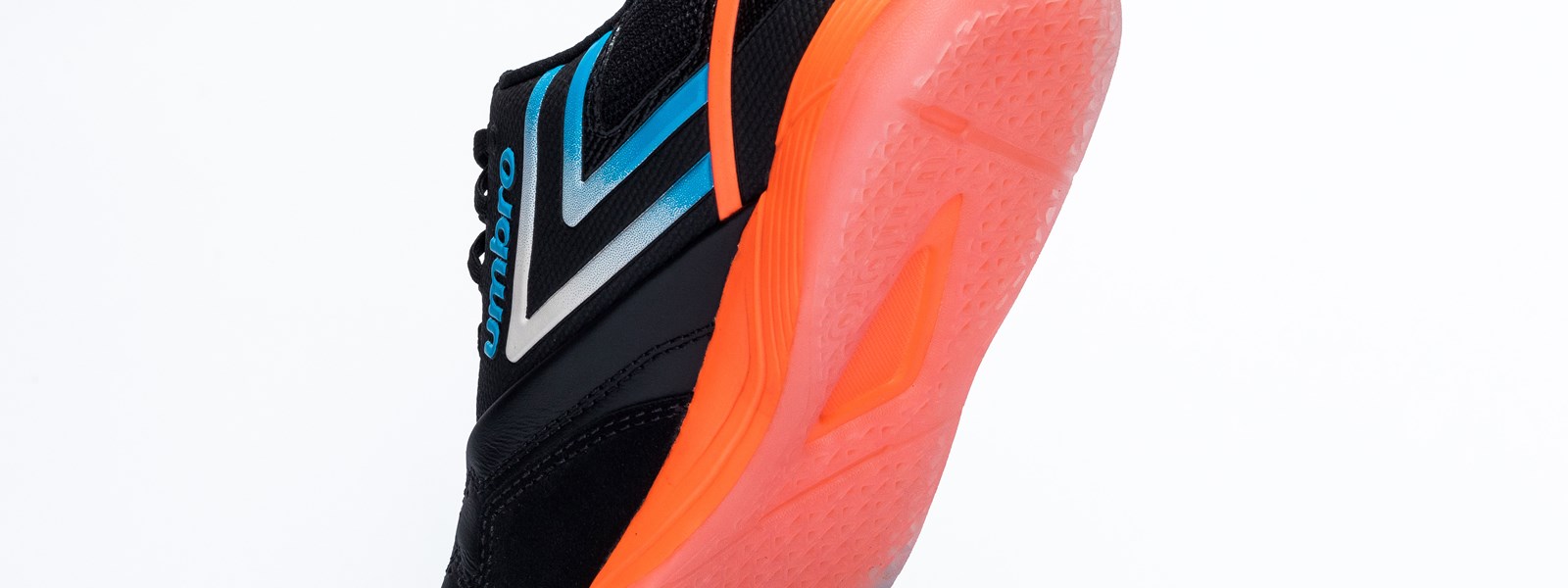 umbro-brazil-pro-style-futsal-shoe-etail-shot-2
