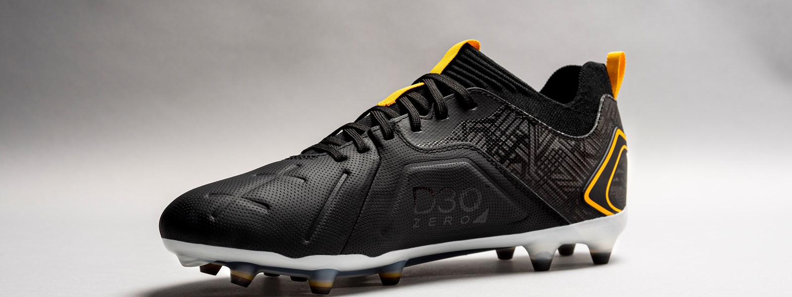 tocco-2-black-saffron-white-studio-d3o-zero
