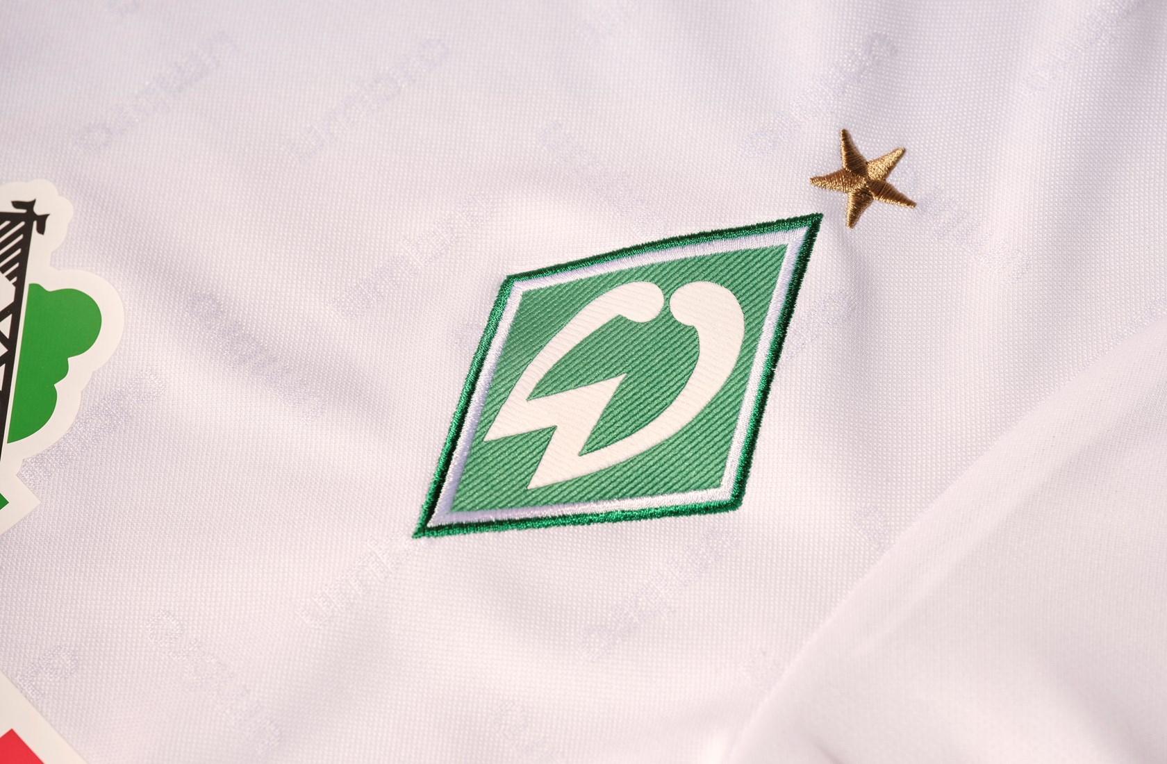 werder-bremen-21-22-away-kit-detail-shot-2