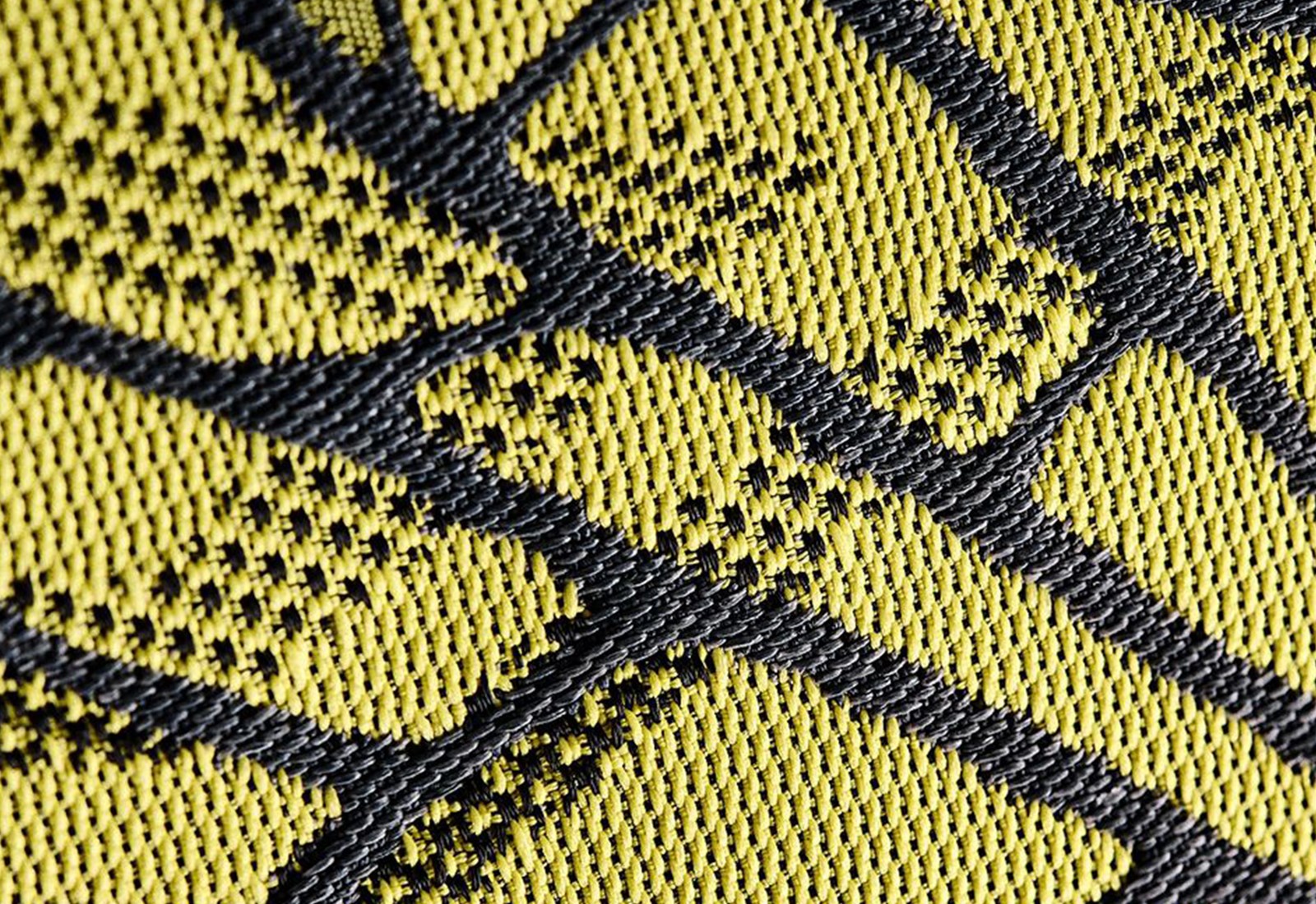 umbro-pro-weave-web-banner