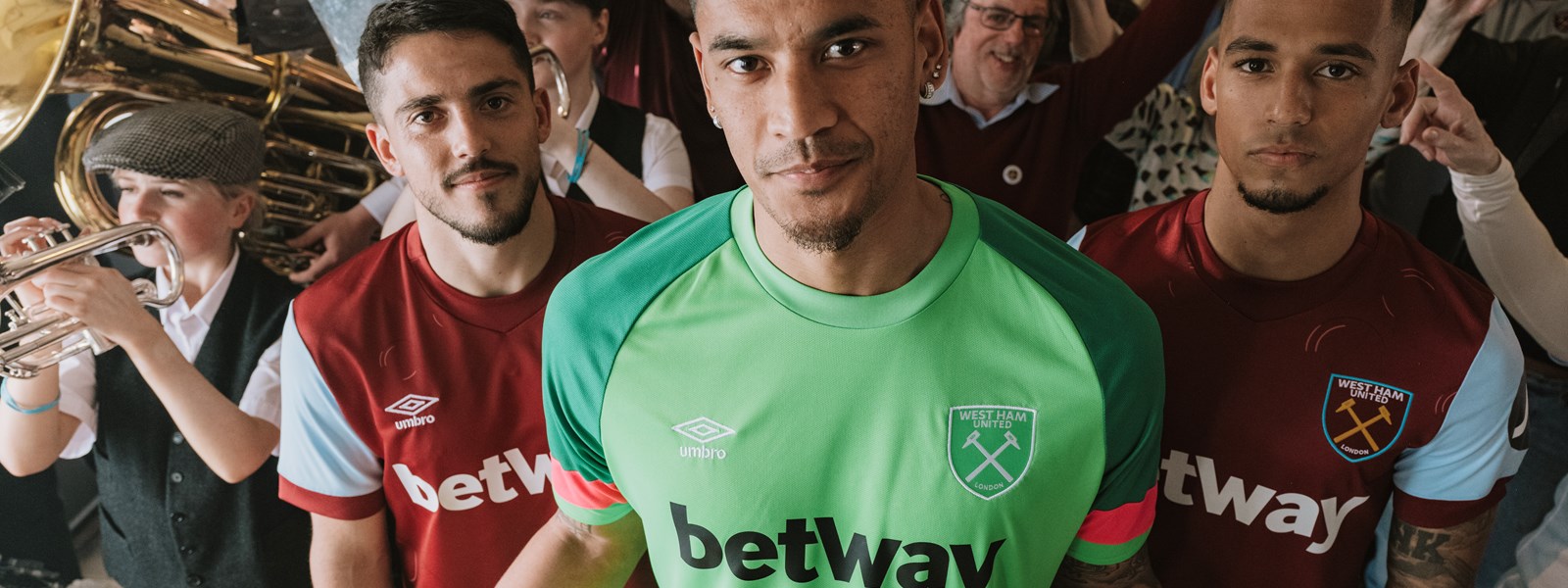 umbro-west-ham-23-24-home-kit-alphonse-areola-pablo-fornals-thilo-kehrer