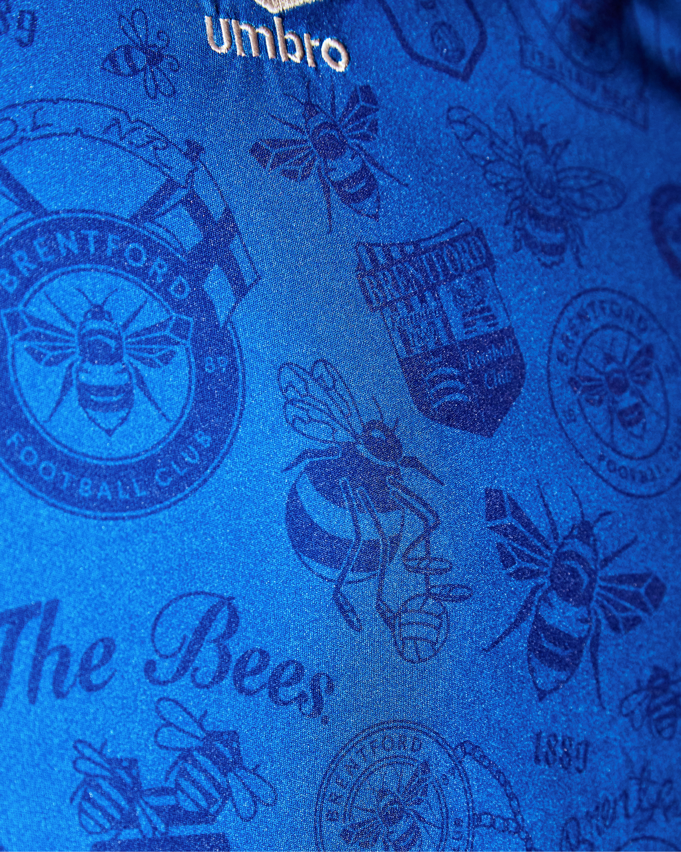 umbro-brentford-jersey-blue-details-shot-2