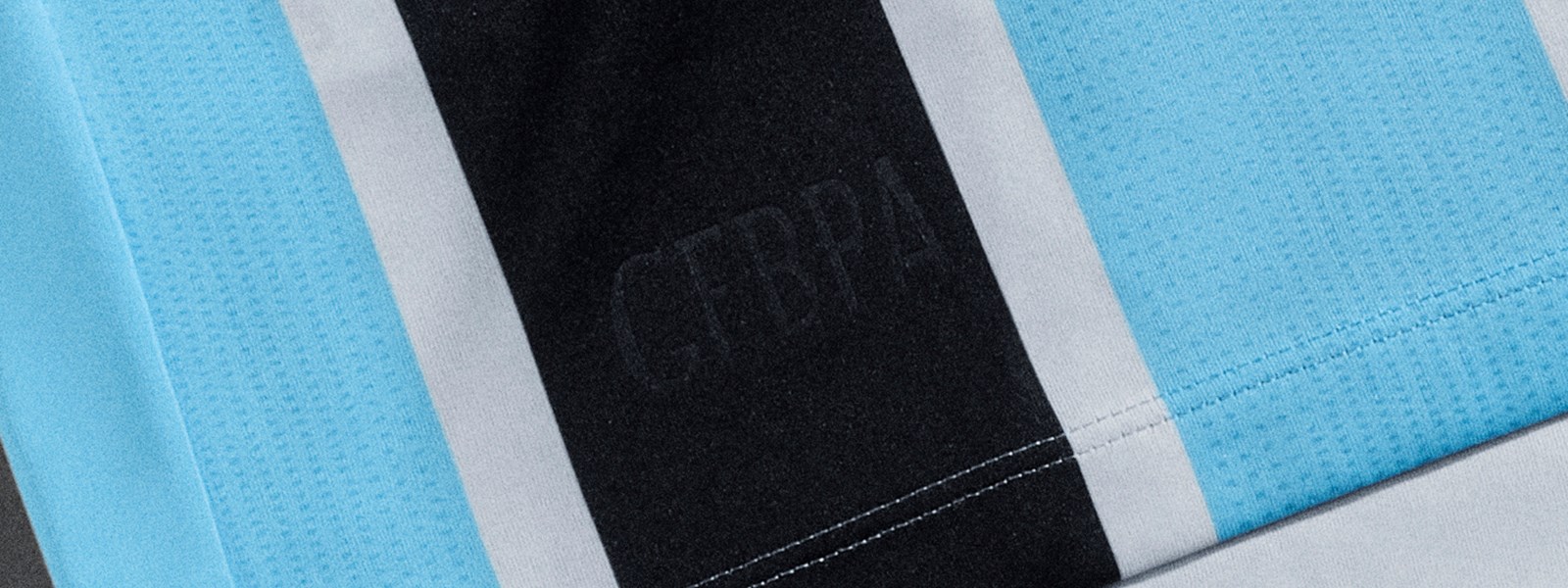 gremio-21-22-home-kit-detail-shot-3