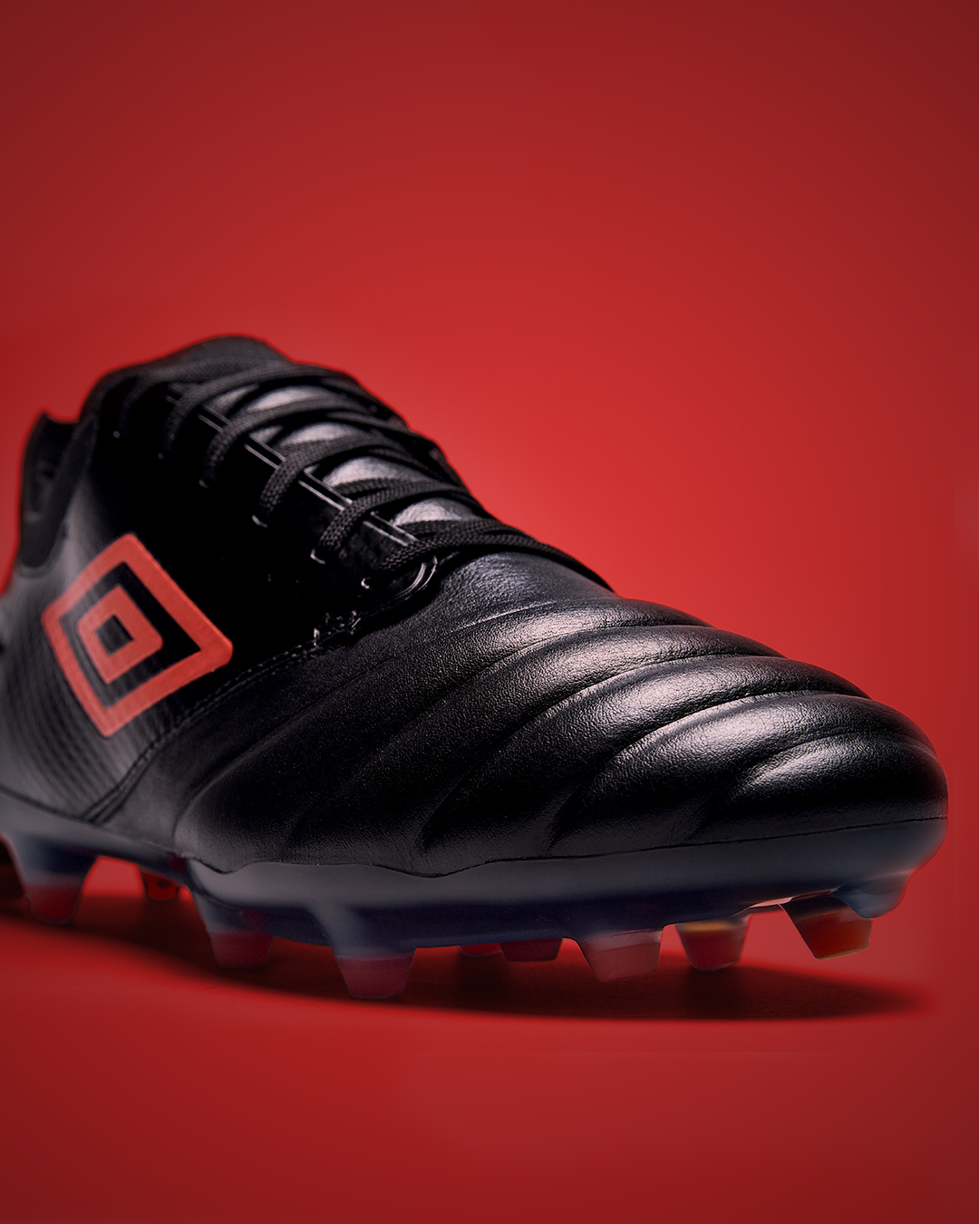 tocco-pro-black-cherry-tomato-k-leather-upper-shot