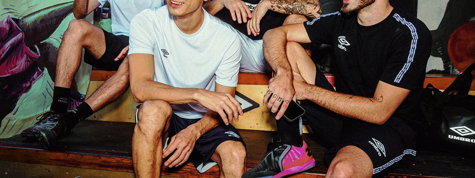 sala-z-futsal-shoe-player-shot-1