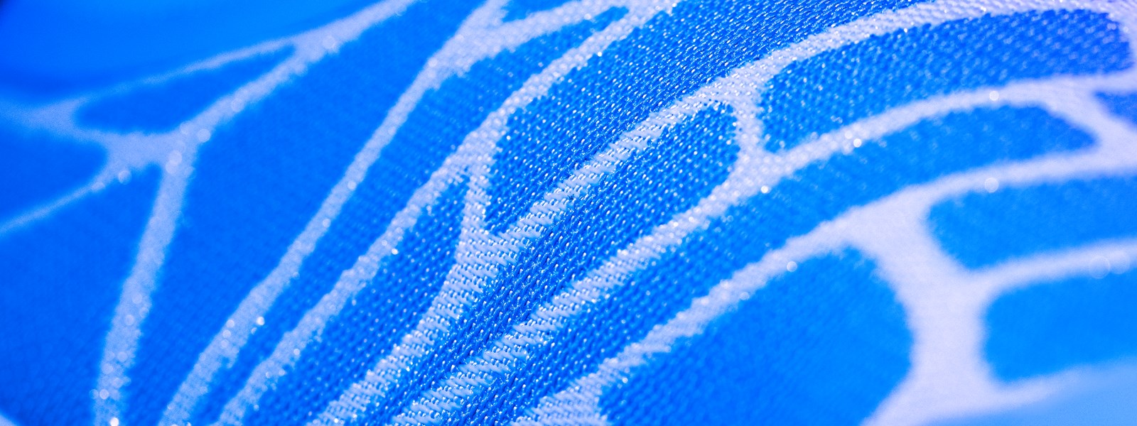 umbro-velocita-alchemist-malibu-blue-bee-wing-structure