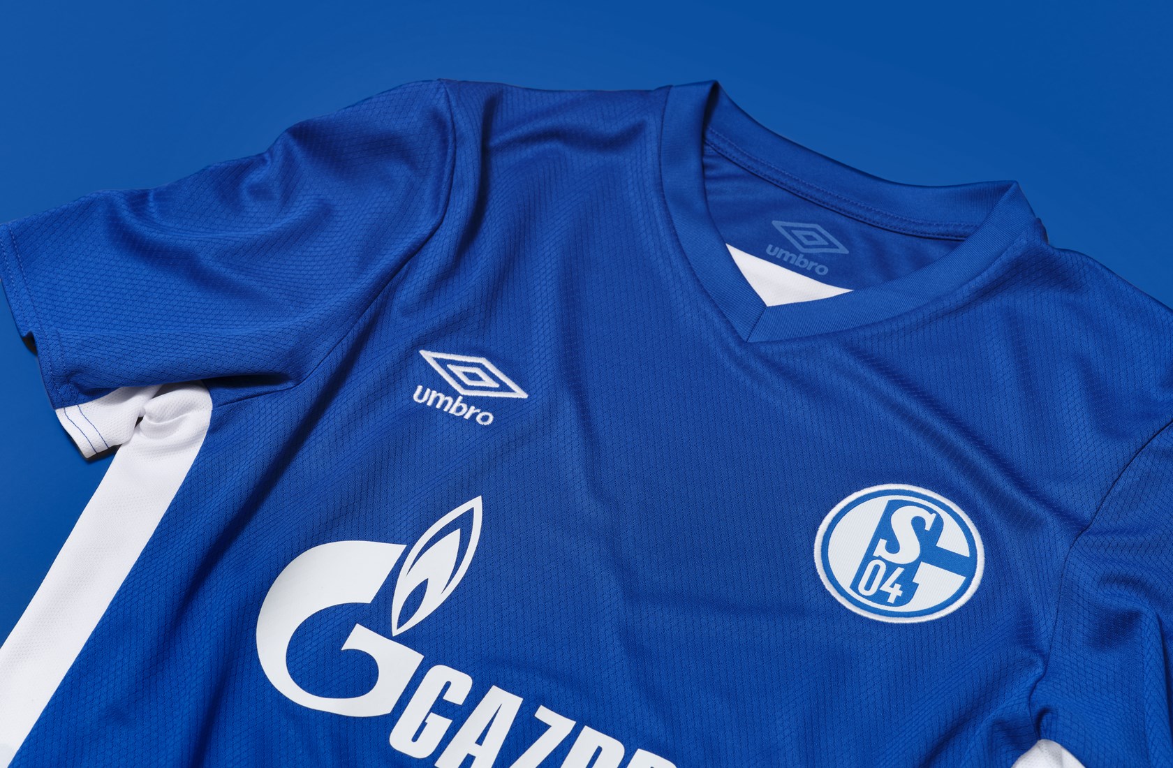 fc-schalke-04-21-22-home-kit-chest-shot