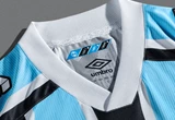 gremio-21-22-home-kit-collar-shot-2