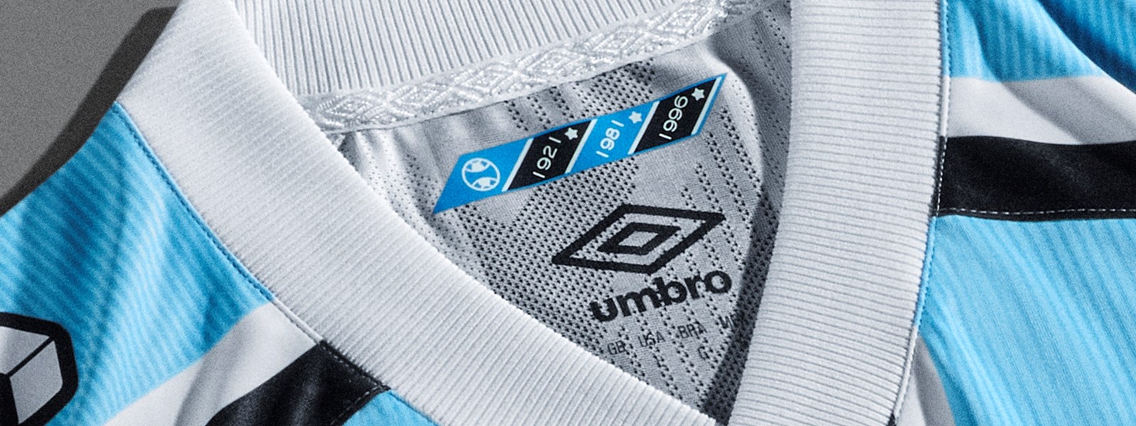 gremio-21-22-home-kit-collar-shot-2