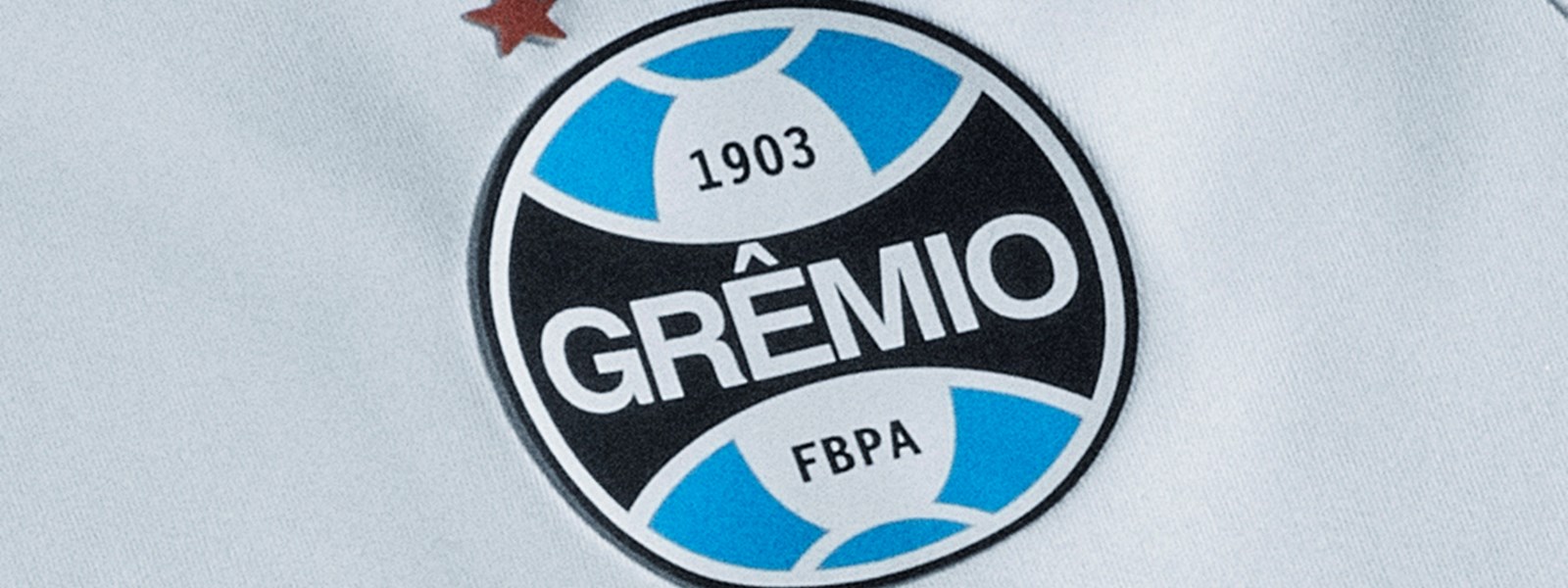 gremio-21-22-away-kit-crest-shot