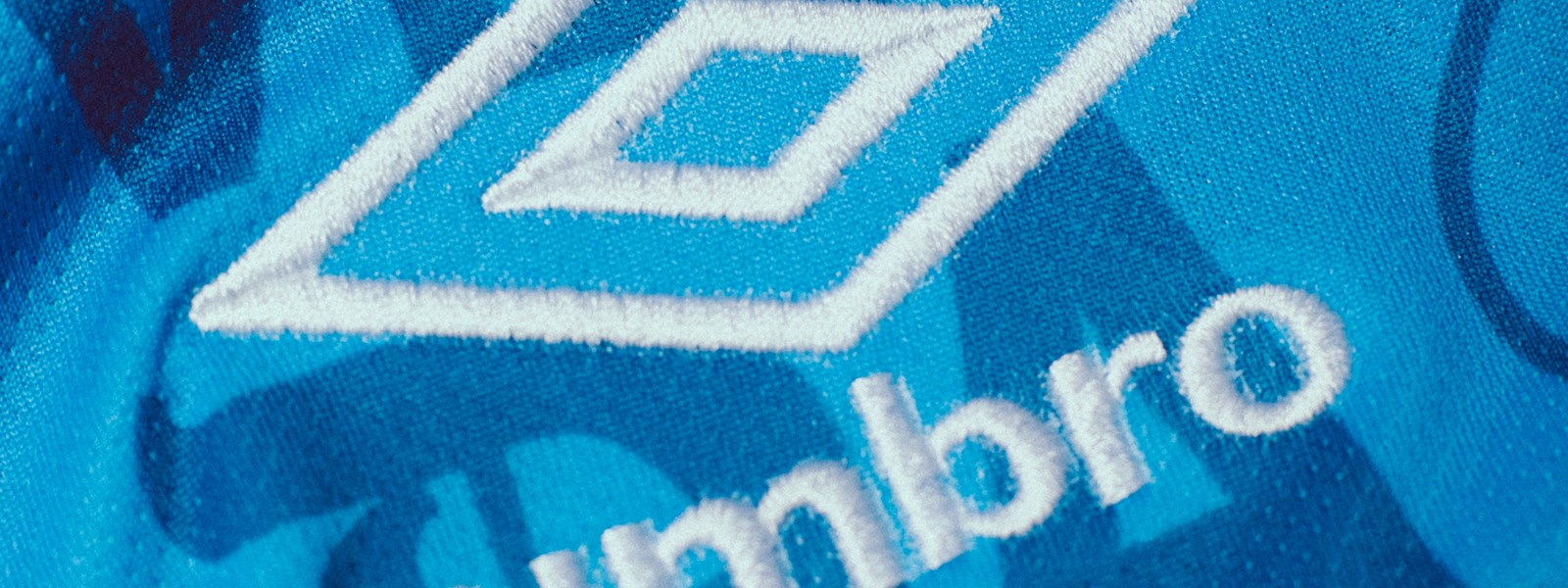 umbro-gremio-every-team-has-one-jersey-double-diamond-logo