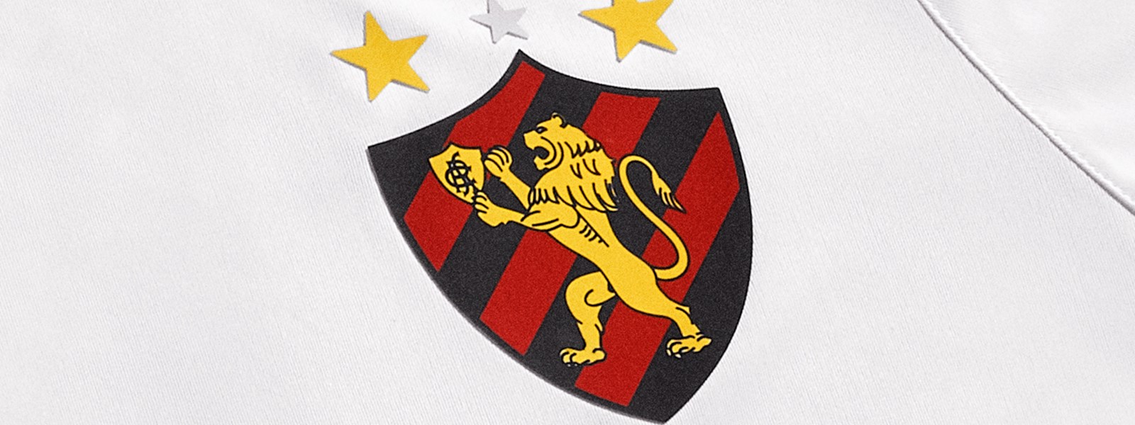 recife-21-22-away-kit-crest-shot