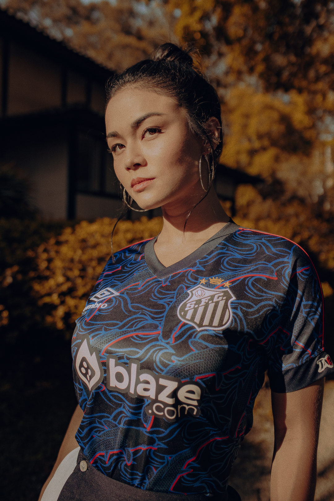 Santos FC 23/24 - Third Kit - Female model front shot