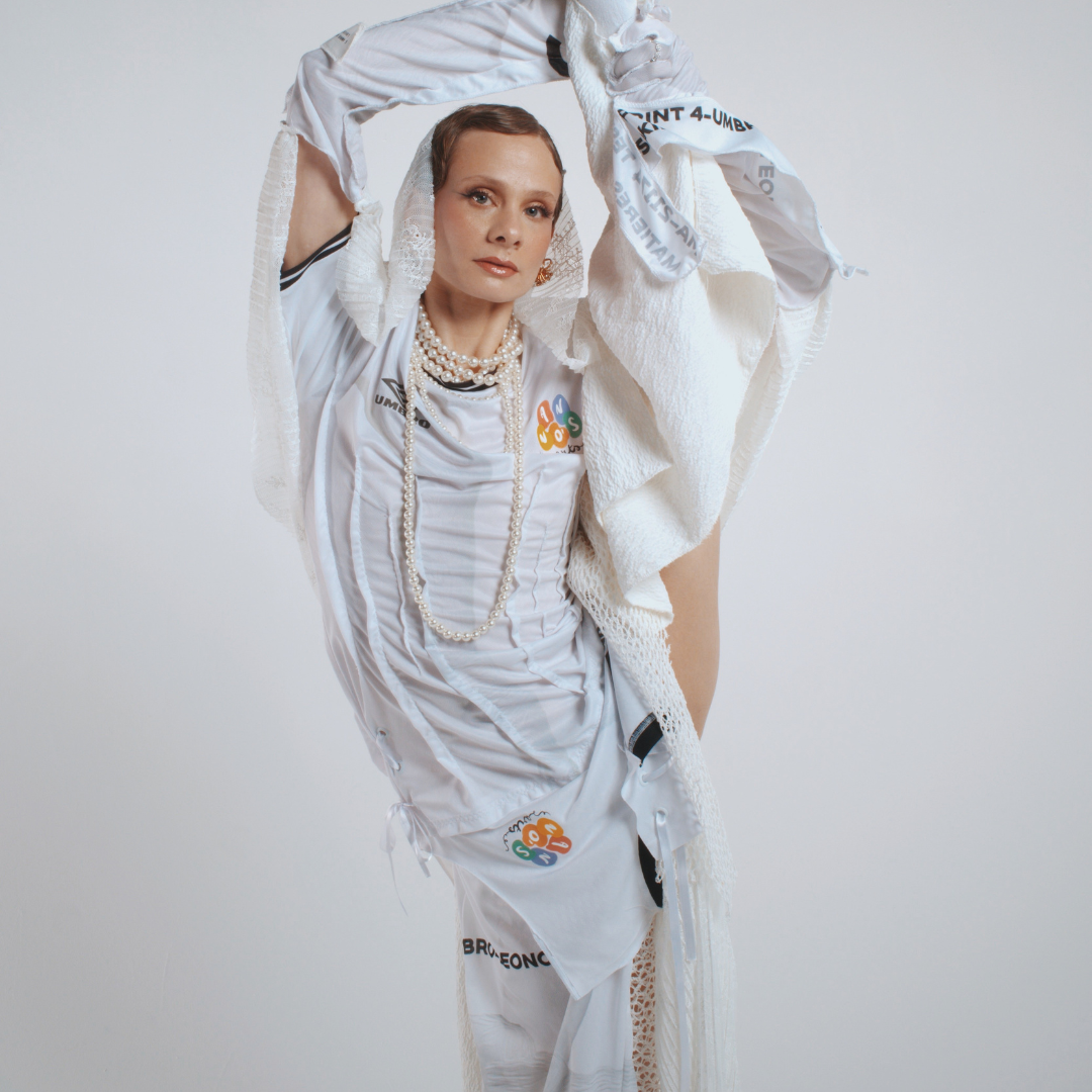 our-game-is-about-art-x-léonore-baulac-ballet-pose